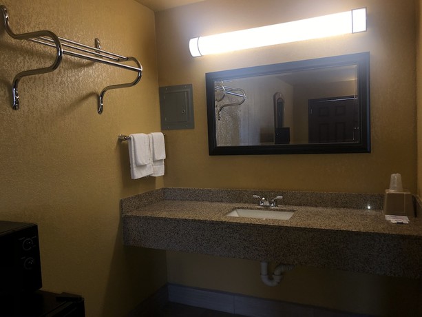 Imagen de la habitación del Hotel Budget Inn. Foto 7