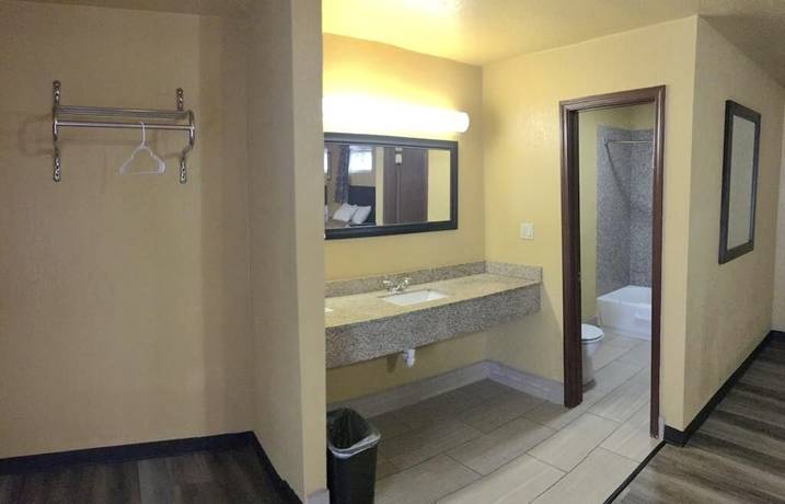 Imagen de la habitación del Hotel Budget Inn. Foto 16