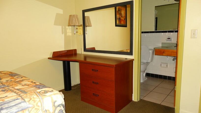 Imagen de la habitación del Hotel Budget Inn. Foto 15