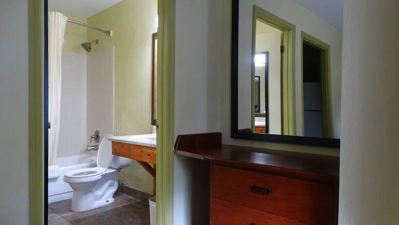 Imagen de la habitación del Hotel Budget Inn. Foto 18