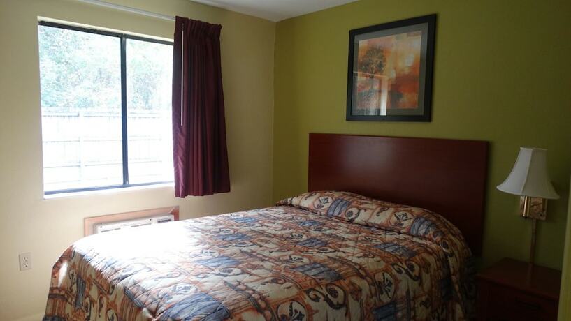 Imagen de la habitación del Hotel Budget Inn. Foto 19