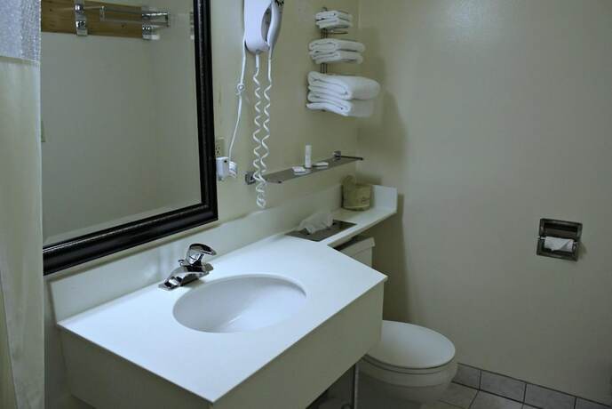 Imagen general del Hotel Budget Inn Farmington. Foto 9