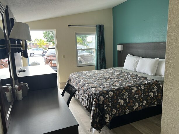 Imagen de la habitación del Hotel Budget Inn - Ft Myers. Foto 15