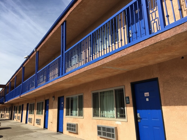 Imagen de los exteriores del Hotel Budget Inn, Los &Aacute;ngeles. Foto 12