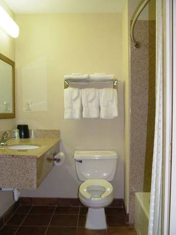 Imagen de la habitación del Hotel Budget Inn Monroe. Foto 8