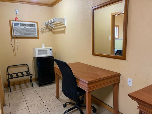 Imagen de la habitación del Hotel Budget Inn Motel. Foto 13