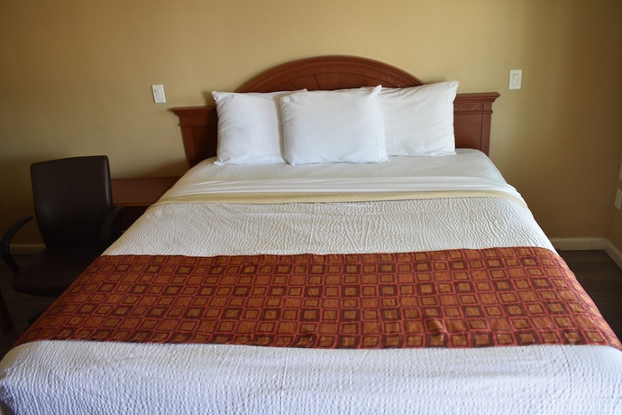 Imagen de la habitación del Hotel Budget Inn Motel. Foto 15
