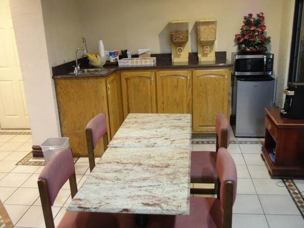 Imagen general del Hotel Budget Inn, Northport. Foto 2