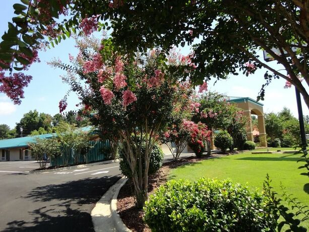 Imagen general del Hotel Budget Inn, Northport. Foto 8