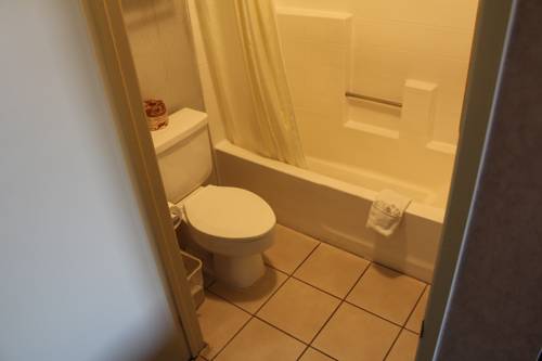 Imagen de la habitación del Hotel Budget Inn, Norwalk. Foto 6