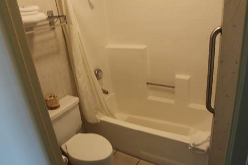 Imagen de la habitación del Hotel Budget Inn, Norwalk. Foto 7