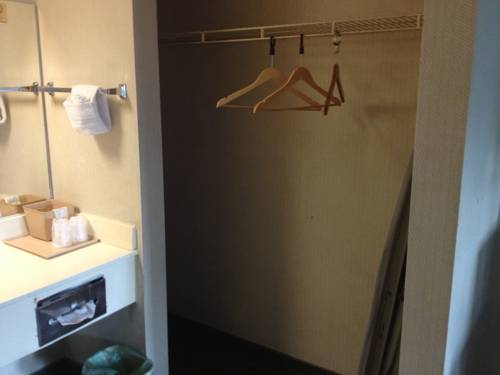 Imagen de la habitación del Hotel Budget Inn, Norwalk. Foto 12
