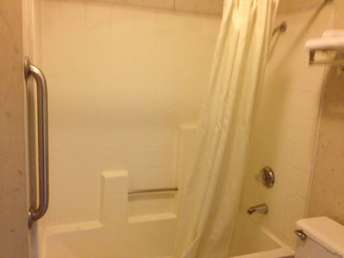 Imagen de la habitación del Hotel Budget Inn, Norwalk. Foto 13
