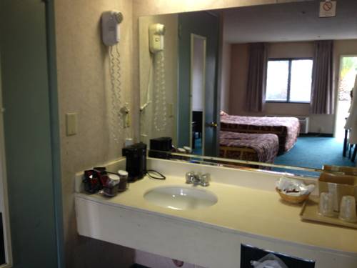 Imagen general del Hotel Budget Inn, Norwalk. Foto 1
