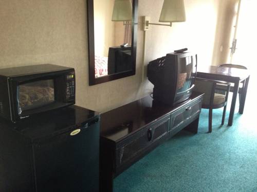 Imagen de la habitación del Hotel Budget Inn, Norwalk. Foto 16