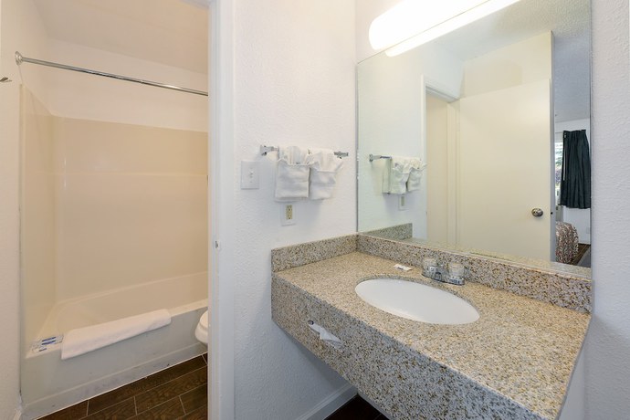 Imagen de la habitación del Hotel Budget Inn, Rohnert Park. Foto 11