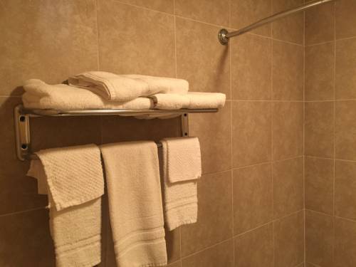 Imagen de la habitación del Hotel Budget Inn, St. Robert. Foto 9