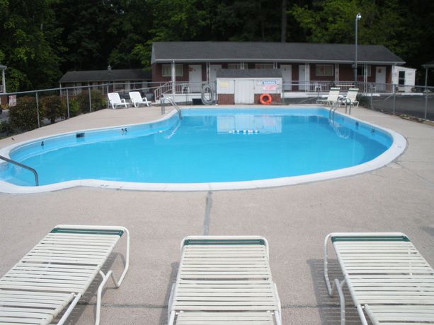 Imagen de la piscina del Hotel Budget Inn, Williamsburg. Foto 14