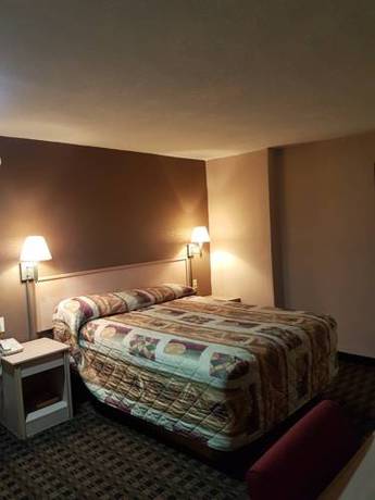 Imagen de la habitación del Hotel Budget Inn & Suites. Foto 13