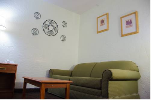 Imagen de la habitación del Hotel Budget Inn and Suites Colby. Foto 5