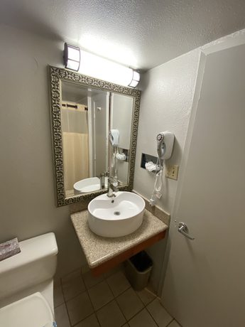 Imagen de la habitación del Hotel Budget Inn of Hayward. Foto 10