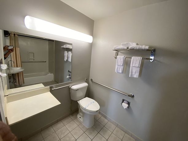 Imagen de la habitación del Hotel Budget Inn of Hayward. Foto 11