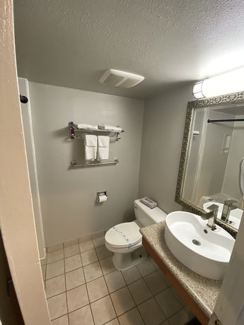 Imagen de la habitación del Hotel Budget Inn of Hayward. Foto 12