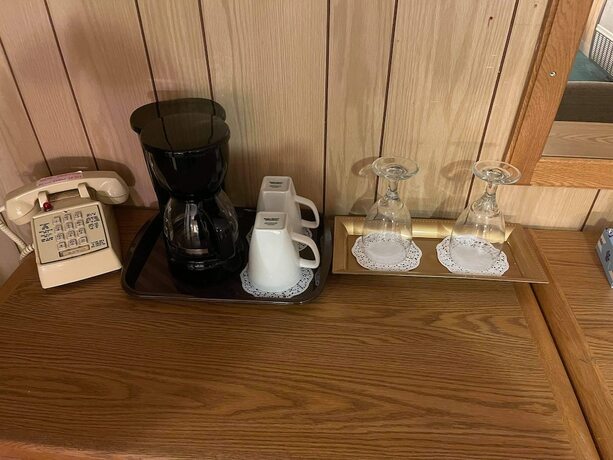 Imagen de la habitación del Hotel Budget Lodge Warren. Foto 17