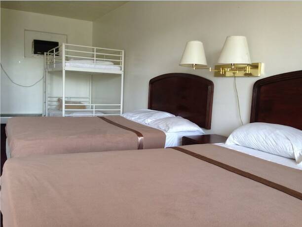 Imagen de la habitación del Hotel Budget Motel. Foto 12