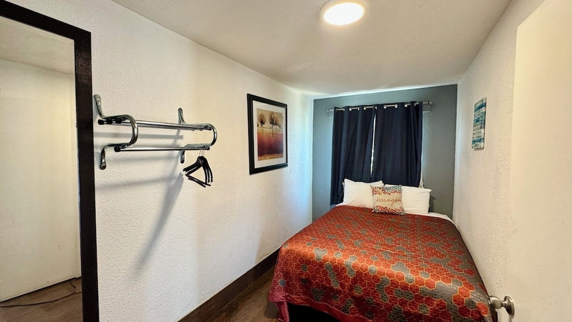 Imagen de la habitación del Hotel Budget Motel, Gilroy. Foto 10