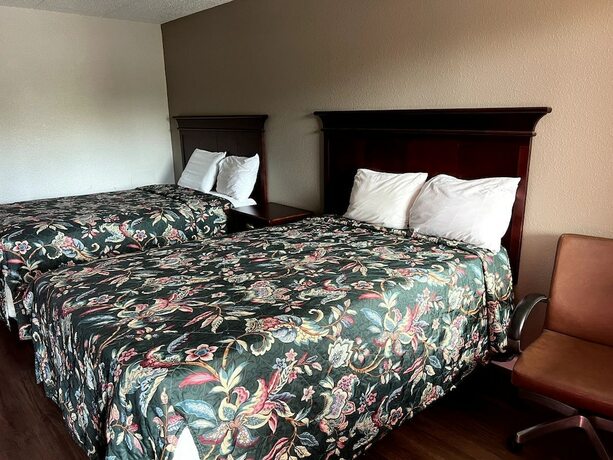 Imagen de la habitación del Hotel Budget Plaza Motel. Foto 10