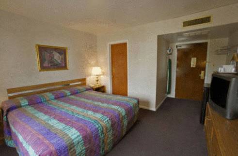 Imagen de la habitación del Hotel Budgetel Inn And Suites - Glen Ellyn. Foto 3