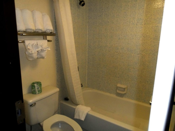 Imagen de la habitación del Hotel Budgetel Inn Nasa. Foto 12