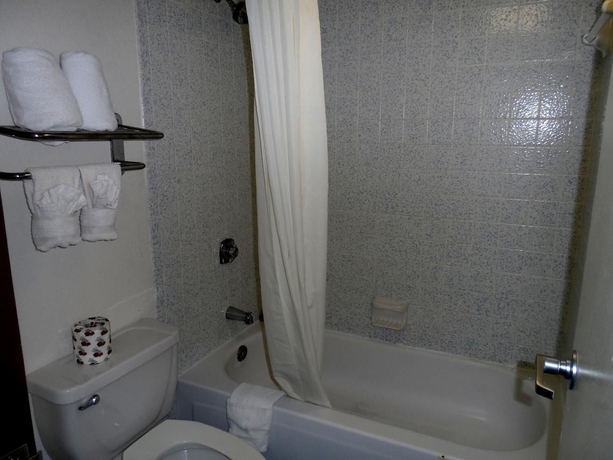 Imagen de la habitación del Hotel Budgetel Inn Nasa. Foto 13