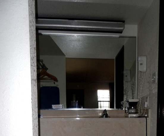 Imagen de la habitación del Hotel Budgetel Inn Nasa. Foto 15
