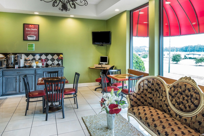Imagen del bar/restaurante del Hotel Budgetel Inn and Suites, Augusta. Foto 4