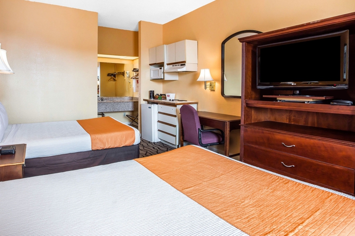Imagen de la habitación del Hotel Budgetel Inn and Suites, Augusta. Foto 10
