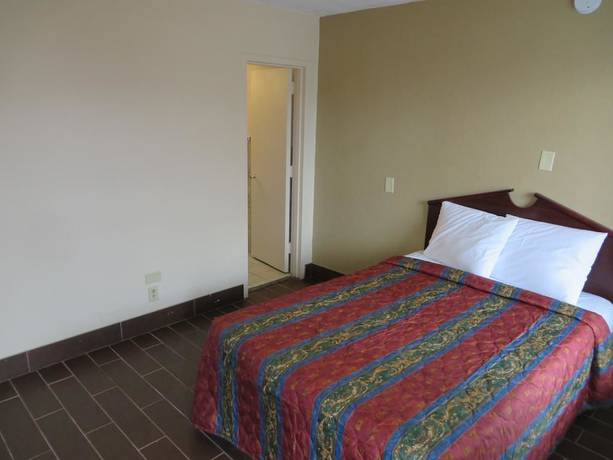 Imagen de la habitación del Hotel Budgetel Inn and Suites, Louisville. Foto 4