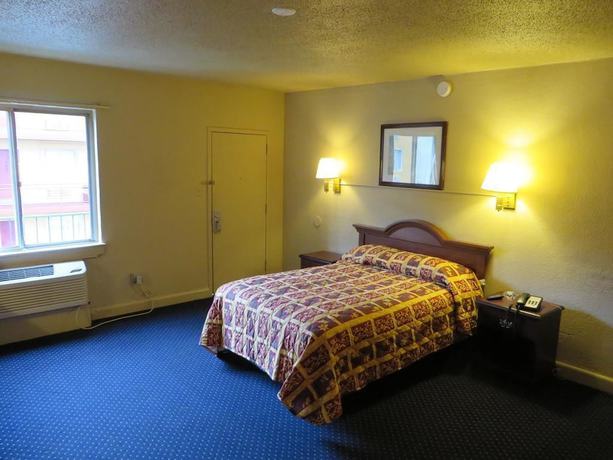 Imagen de la habitación del Hotel Budgetel Inn and Suites, Louisville. Foto 5