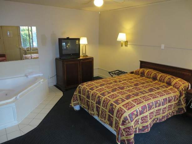 Imagen de la habitación del Hotel Budgetel Inn and Suites, Louisville. Foto 6