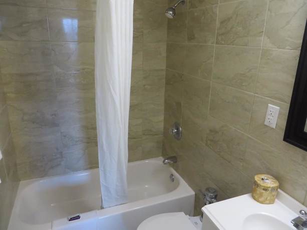 Imagen de la habitación del Hotel Budgetel Inn and Suites, Louisville. Foto 7