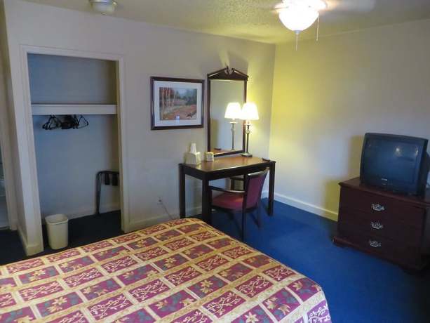 Imagen de la habitación del Hotel Budgetel Inn and Suites, Louisville. Foto 9