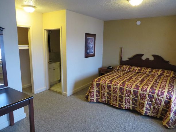 Imagen de la habitación del Hotel Budgetel Inn and Suites, Louisville. Foto 12