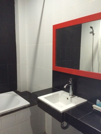 Imagen de la habitación del Hotel Budhi. Foto 8
