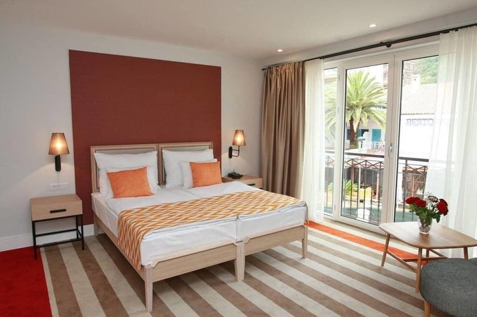 Imagen de la habitación del Hotel Budva. Foto 3