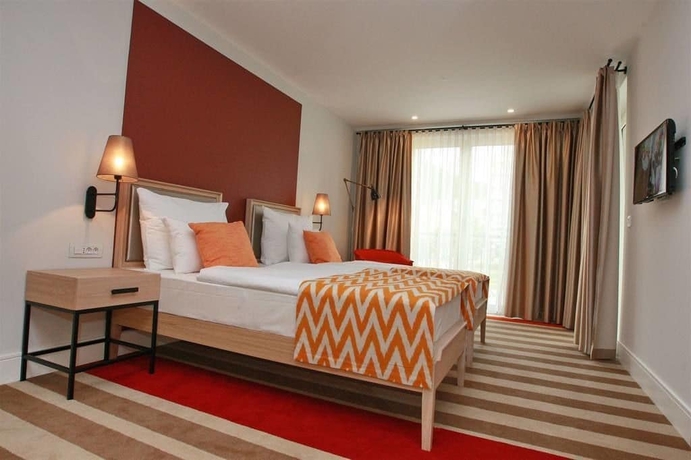 Imagen de la habitación del Hotel Budva. Foto 8