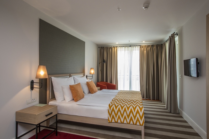 Imagen de la habitación del Hotel Budva. Foto 9