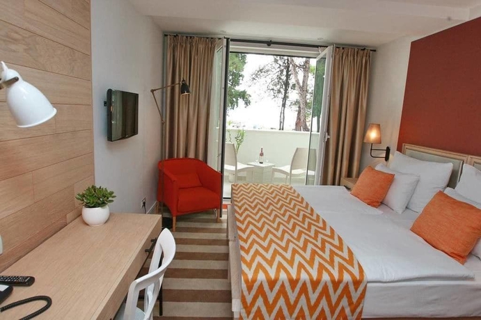 Imagen de la habitación del Hotel Budva. Foto 13