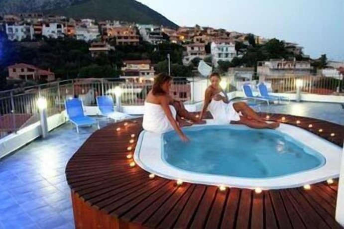 Imagen de la piscina del Hotel Bue Marino, Cala Gonone. Foto 20