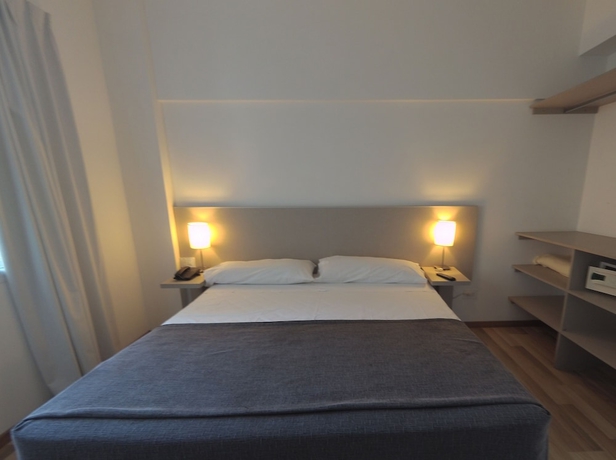 Imagen de la habitación del Hotel Buen Pastor Capuchinos. Foto 10